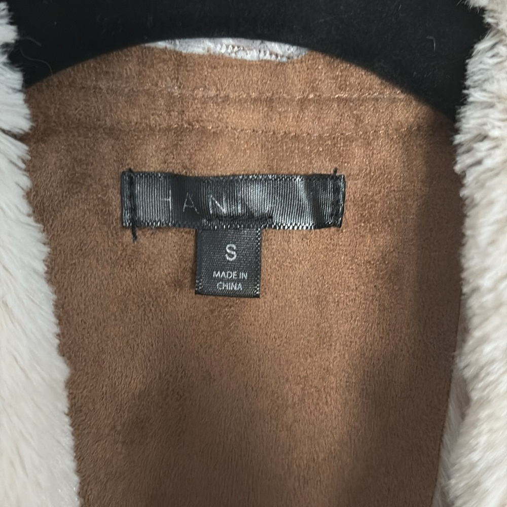 Hannah Tan/camel Soft Suede-like vest in size Small - Picture 3 of 5